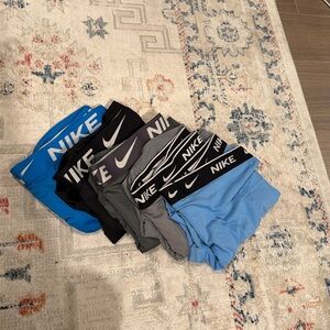 LARGE 5 pair of Nike underwear - 3 polyester, 2 cotton